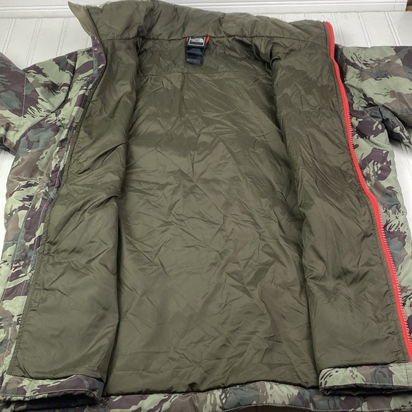 the North Face camo print medium weight zip up jacket L - Picture 13 of 15